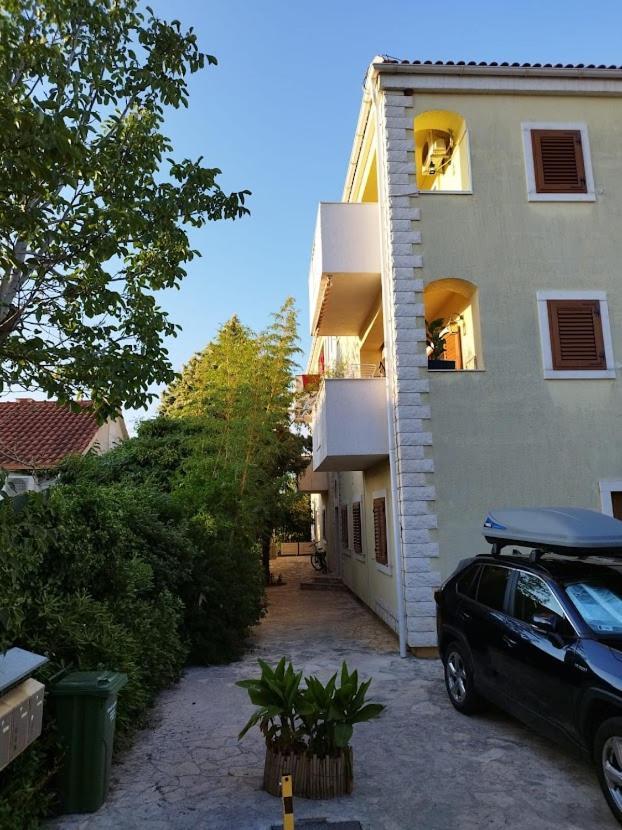 Apartman Mediterraneo Супетар Екстериор снимка