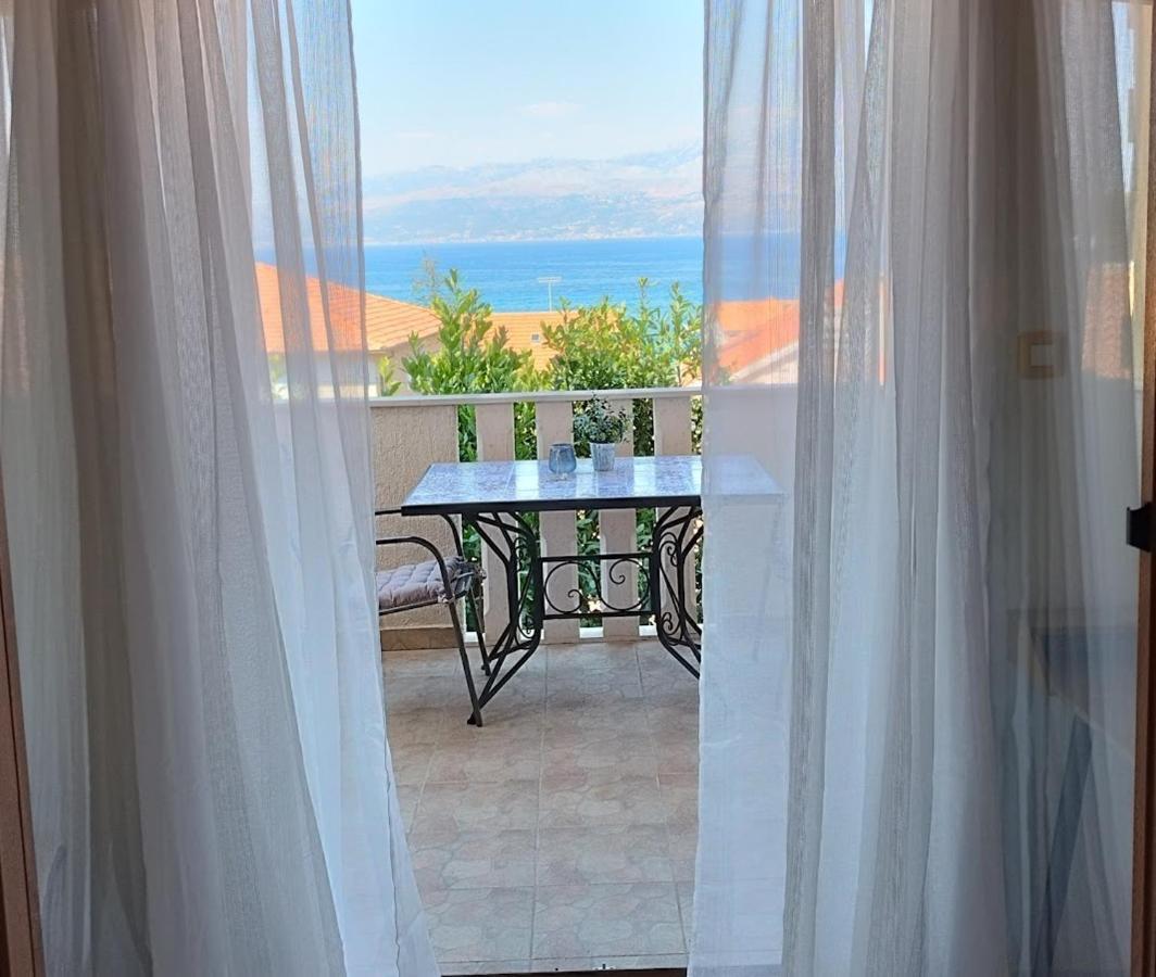 Apartman Mediterraneo Супетар Екстериор снимка
