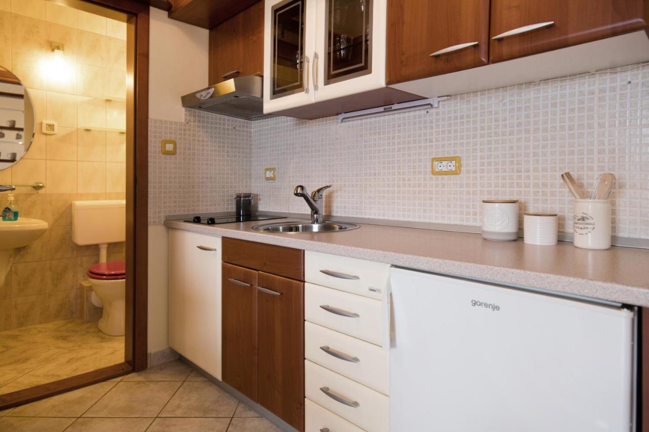 Apartman Mediterraneo Супетар Екстериор снимка